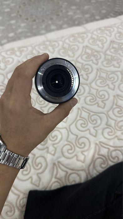Объектив Sony 56mm F 1.4