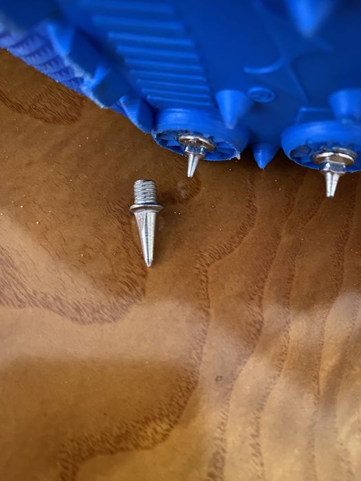 Бутсы футбольные.