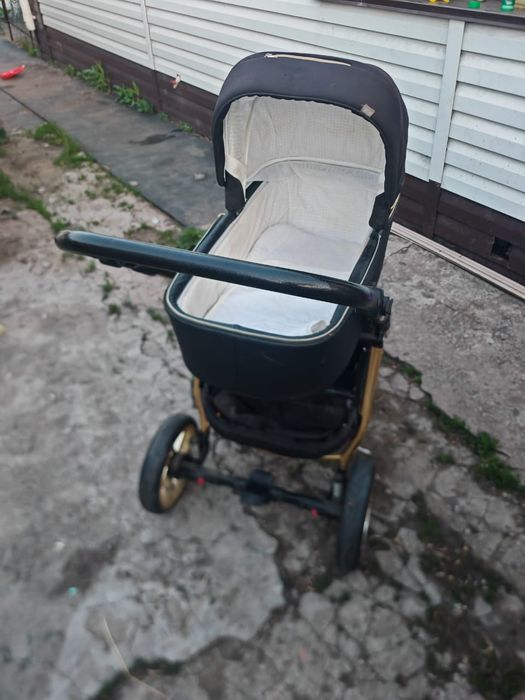 Продам Коляску 2 в 1