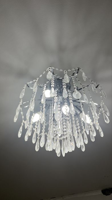 Роскошная хрустальная люстра