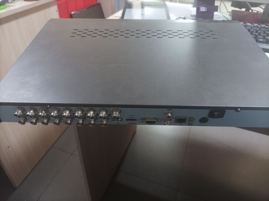Видеорегистратор "HIKVISION"