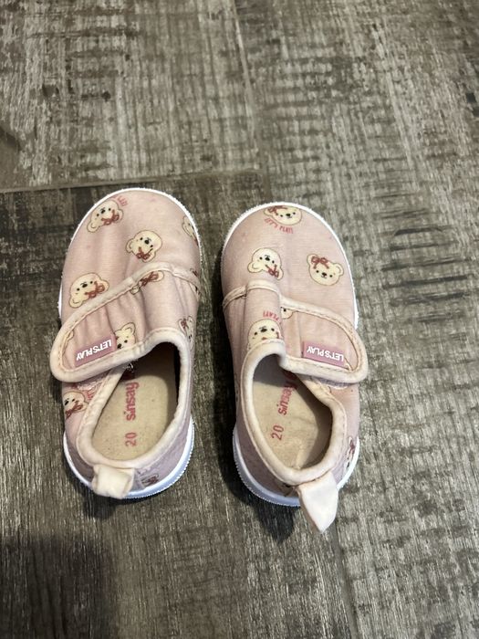 Vand set de adidasi pentru fetite