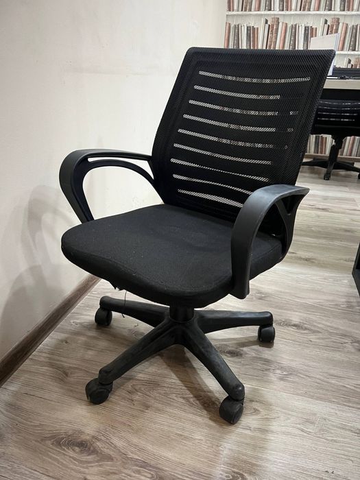 Кресла для офиса бу 11 шт состояние хороший