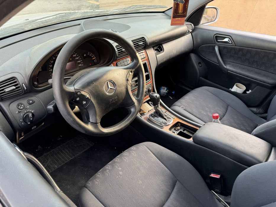 Продавам мерцедес ц200 на части само