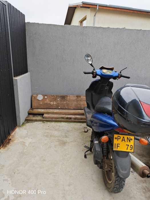 Vând scuter 50 cc 1800 lei