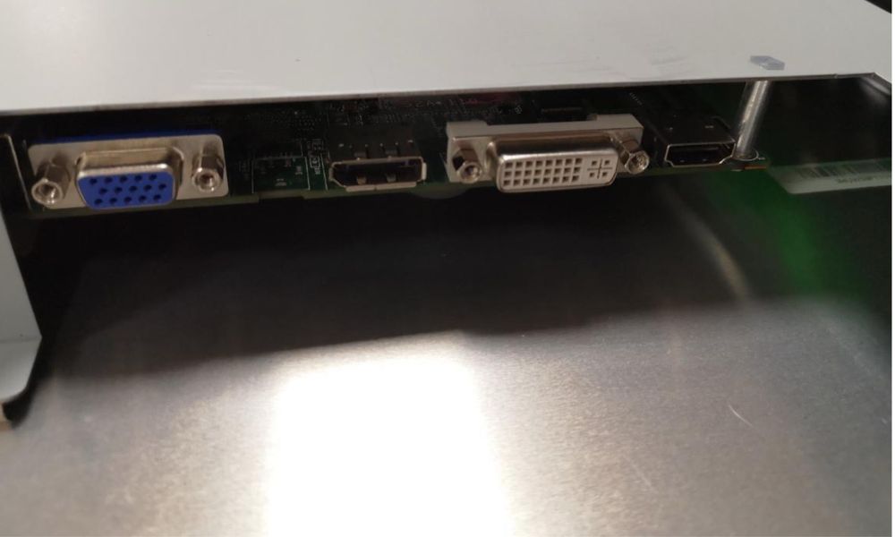 Monitor 26’ novomatic cu touch screen