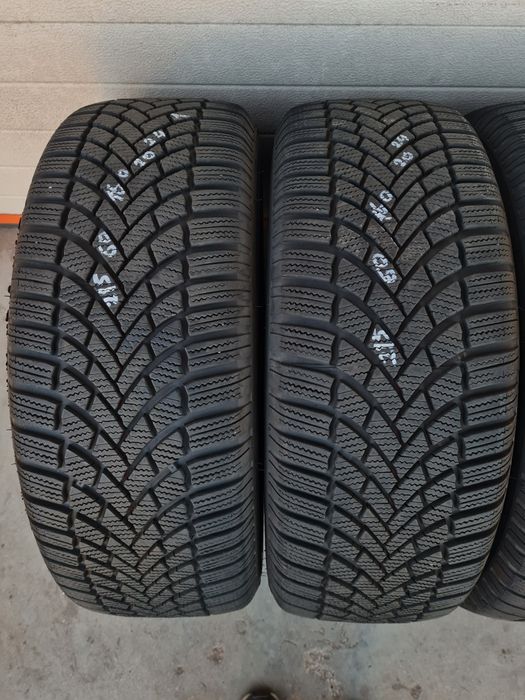 Зимни гуми 4 броя BRIDGESTONE BLizzak  LM005 215 60 R16 дот 2024