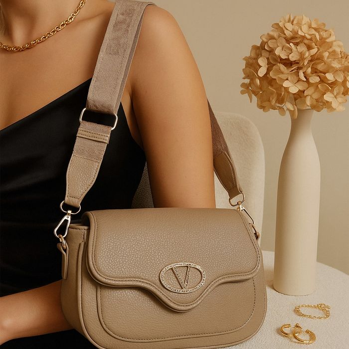 Ежедневна дамска чанта с регулируема дръжка