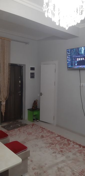 Kvartira ijaraga beriladi! 
Manzil: qorasuv motrid city house
3 xona.