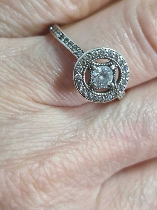 Продам кольцо серебряное