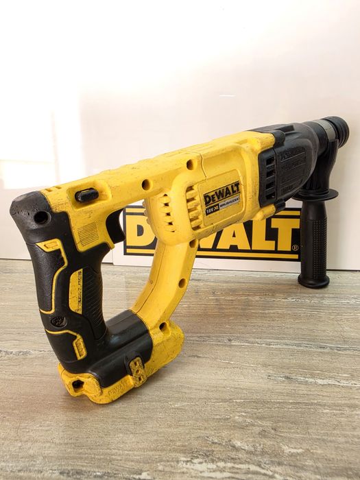 Dewalt Перфоратор DCH033 18V.