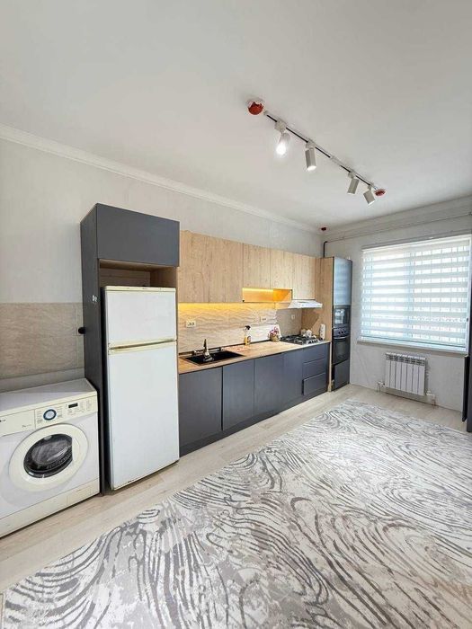 Yashnobod Kadesheva bozori Olmos metrosi yaqinida kvartira bor