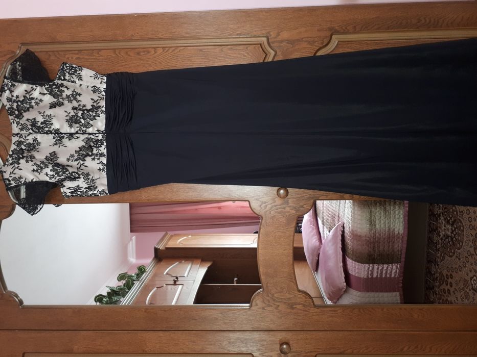 Официална рокля