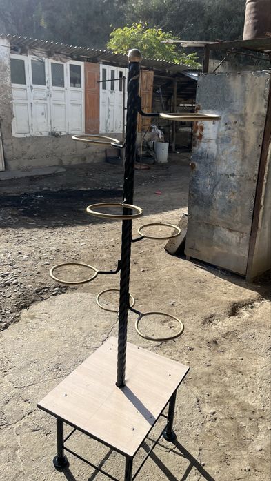 Продам вешелку.