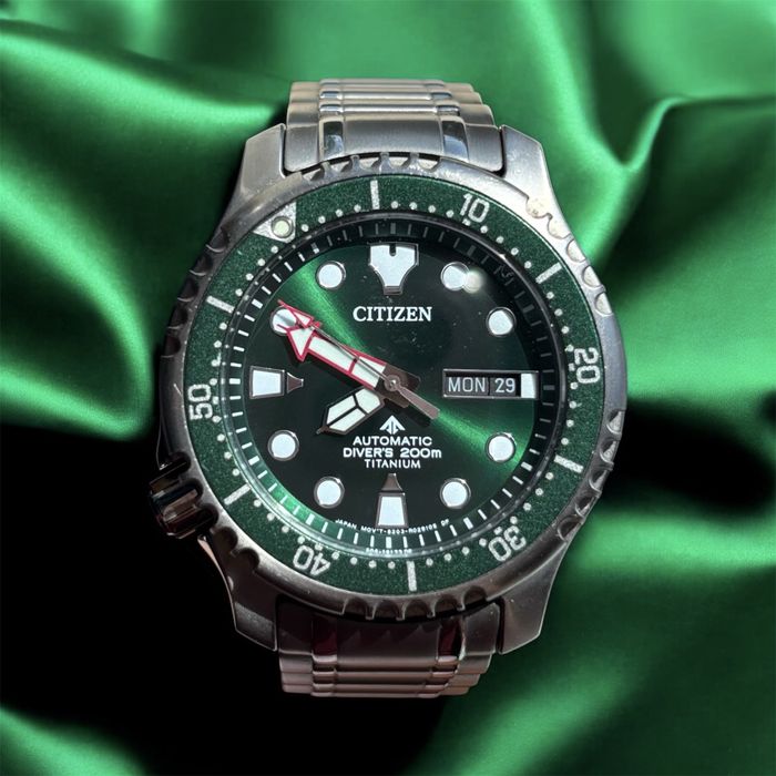 Часовник CITIZEN Automatic Diver‘s 200m TITANIUM