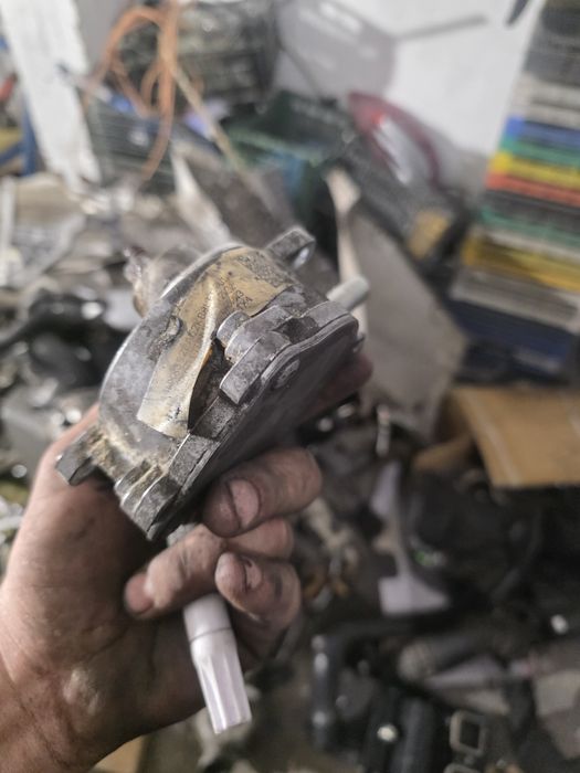 Вакуум помпа за Mercedes om 646