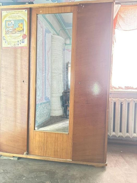 Shkaf sotiladi holati yaxshi