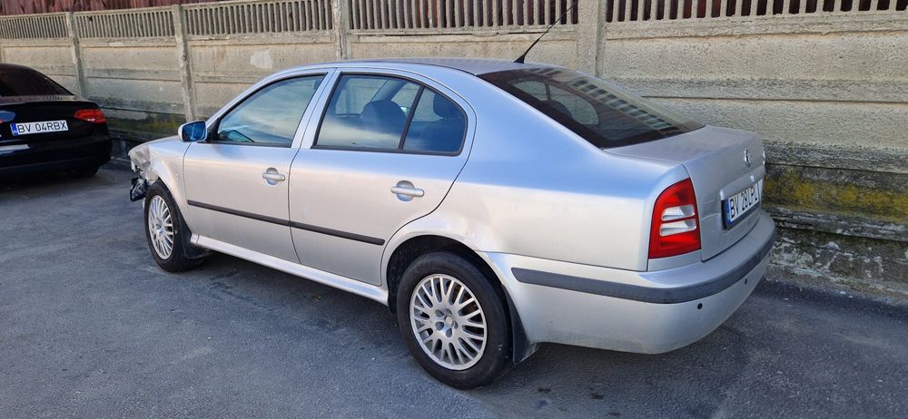 Skoda Octavia 1.6 avariat
