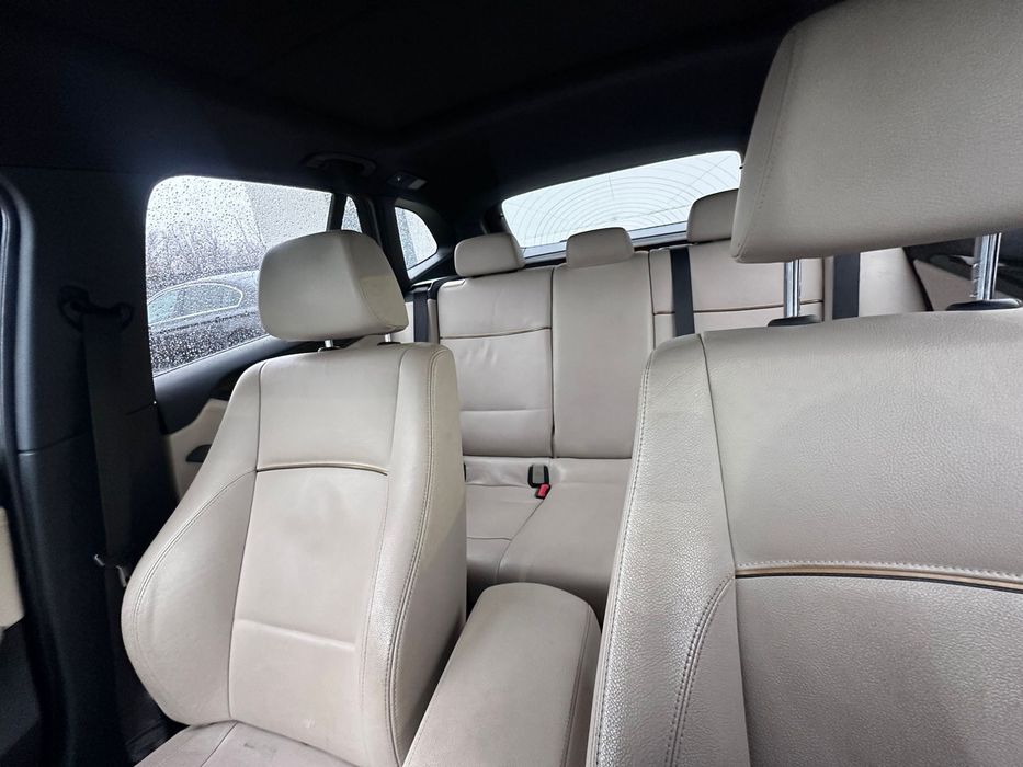 Se vinde BMW X1 2010