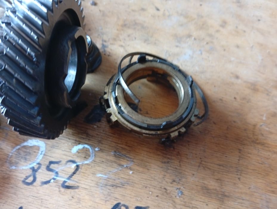 Тойота авенсис   запчаст