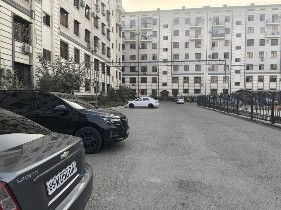 Kvartira TEZDA sotiladi Tinchlik ofisini yonidan