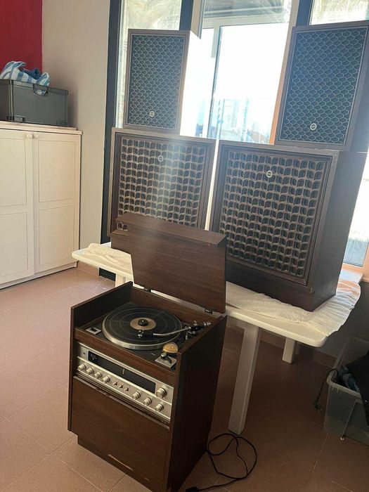 Висококачествена винтидж аудио система с грамофон Sanyo