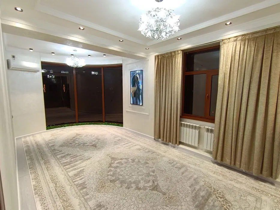 Срочно! Новостройка на Саламатина 3/5/10 общ пл 82м  с обстановкой