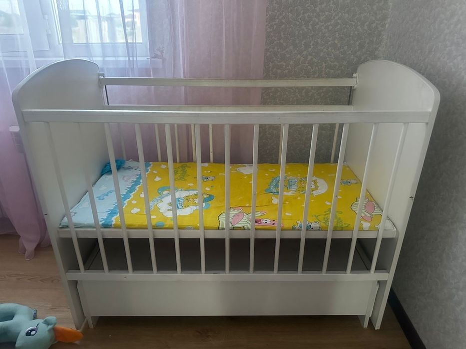 Детский кровать манеж с маятниковым механизмом