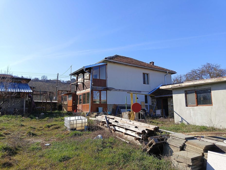 Ексклузивно: Реновирана къща в с. Ганчовец