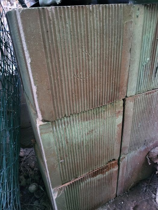 Materiale constructii ( caramida, cos fum, burlane)