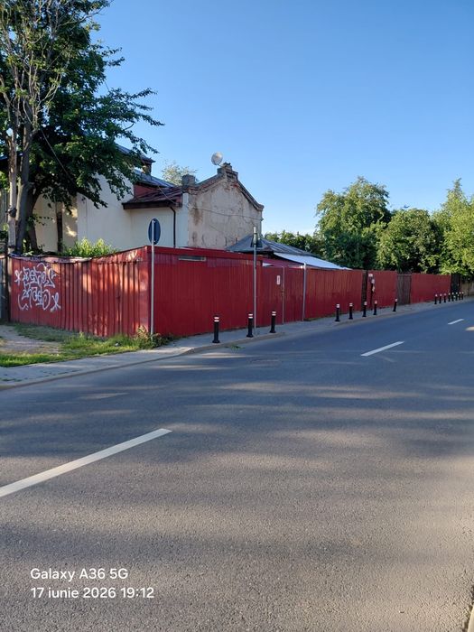 Vand casa cu teren aferent