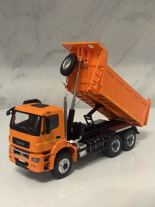 Масштабная модель,1:43 KAMAZ-65802;87(S5)