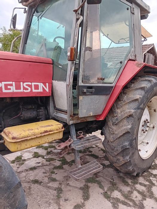 Tractor agricol Massey Ferguson 3080 100cp