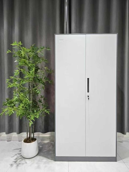 Металлический шкаф для документов