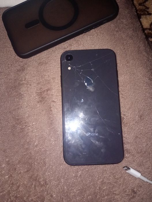 Продам айфон хр акб 100