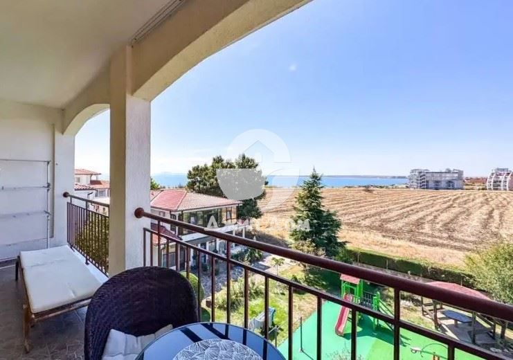 Двустаен апартамент с ГЛЕДКА МОРЕ в к-с „Рутланд Бийч 1“, с. Равда