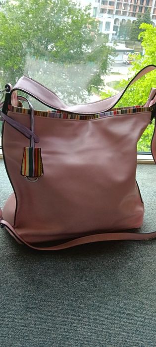 Дамска чанта от кожа в бяло и Стилна и функционална дамска чанта