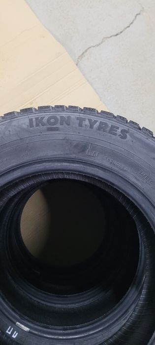 Продам резину шипованую 195/65/15