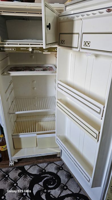 Холодильник сотилади.