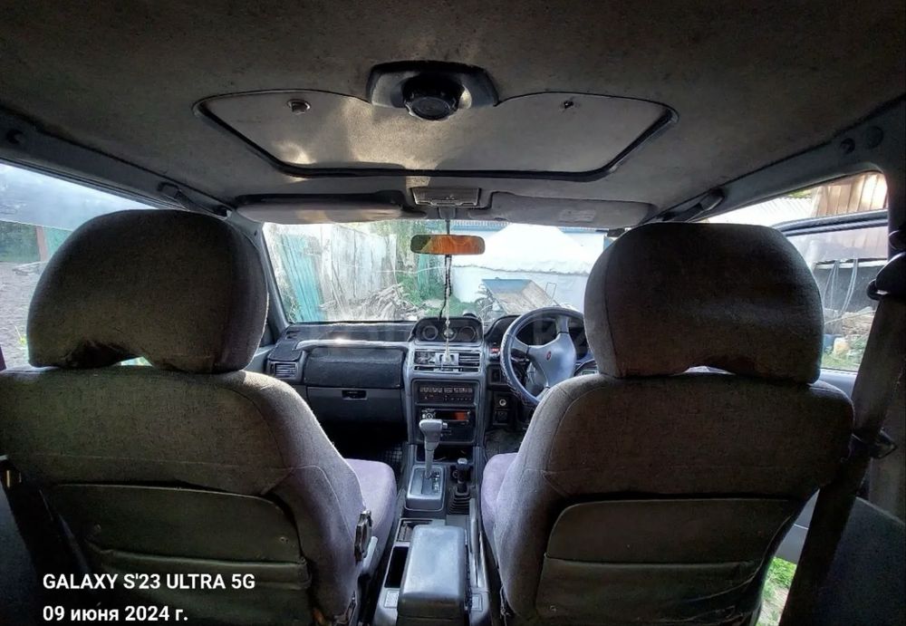 Mitsubishi pajero 2