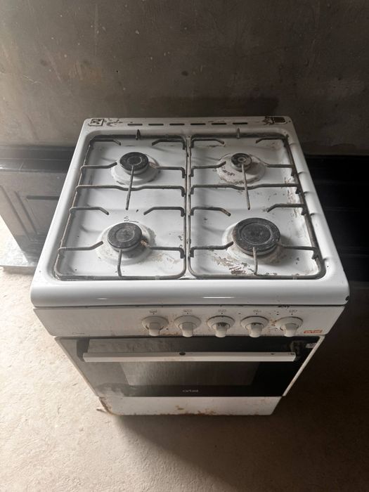 Gaz plita sotiladi