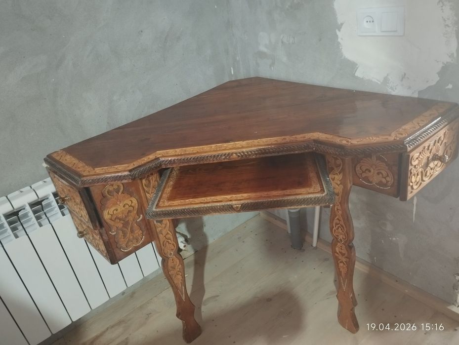 Стол сотилади. Янги