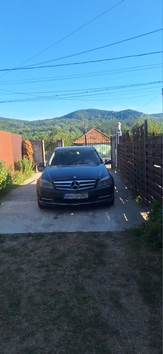 Mercedes-Benz  c-class 2010