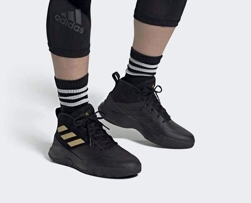 Продам кроссовки Adidas OwnTheGame оригинал