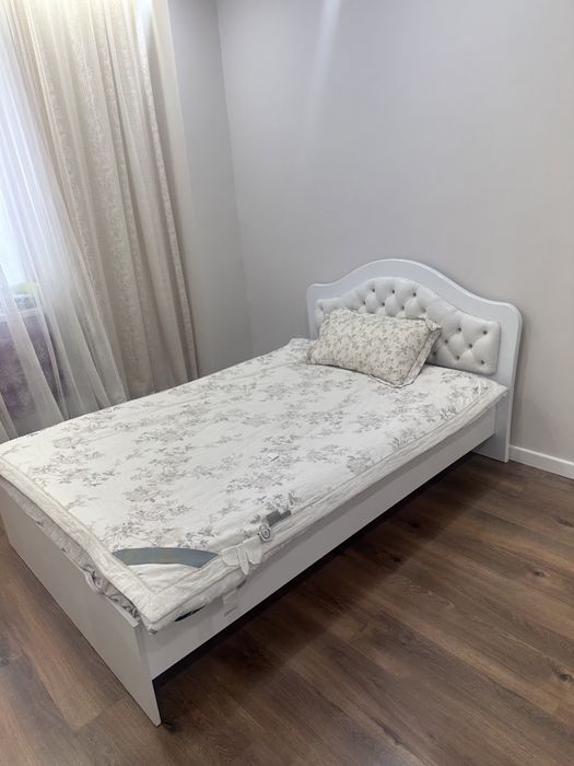 Кровать с матрасом 120*200см