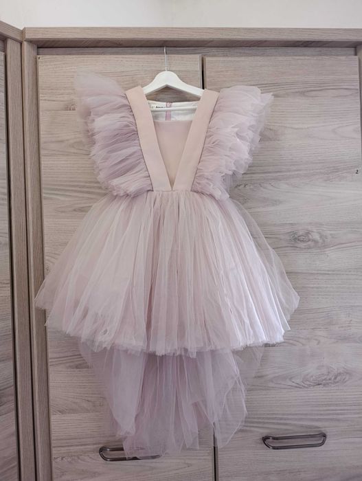 Платье нарядное для девочки 110-116