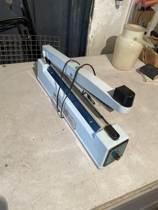 Прибор для склеивания солофана