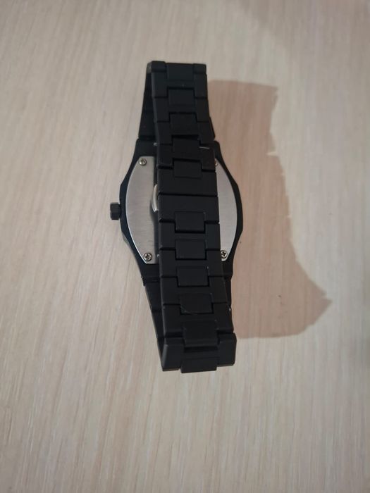 Часы черно матовые