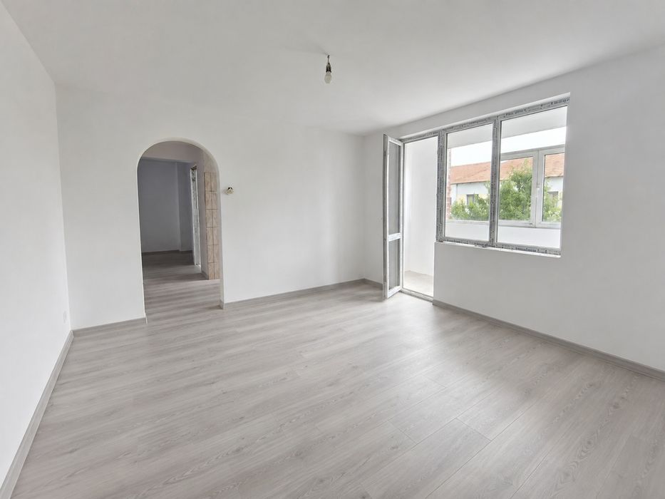 Apartament 3 camere, renovat,  Darmanesti