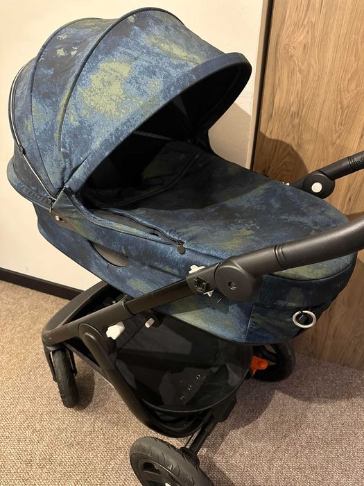 Детска количка Stokke Trailz в лимитиран цвят KOMPLEKT два коша и столче за кола (с база isofix)